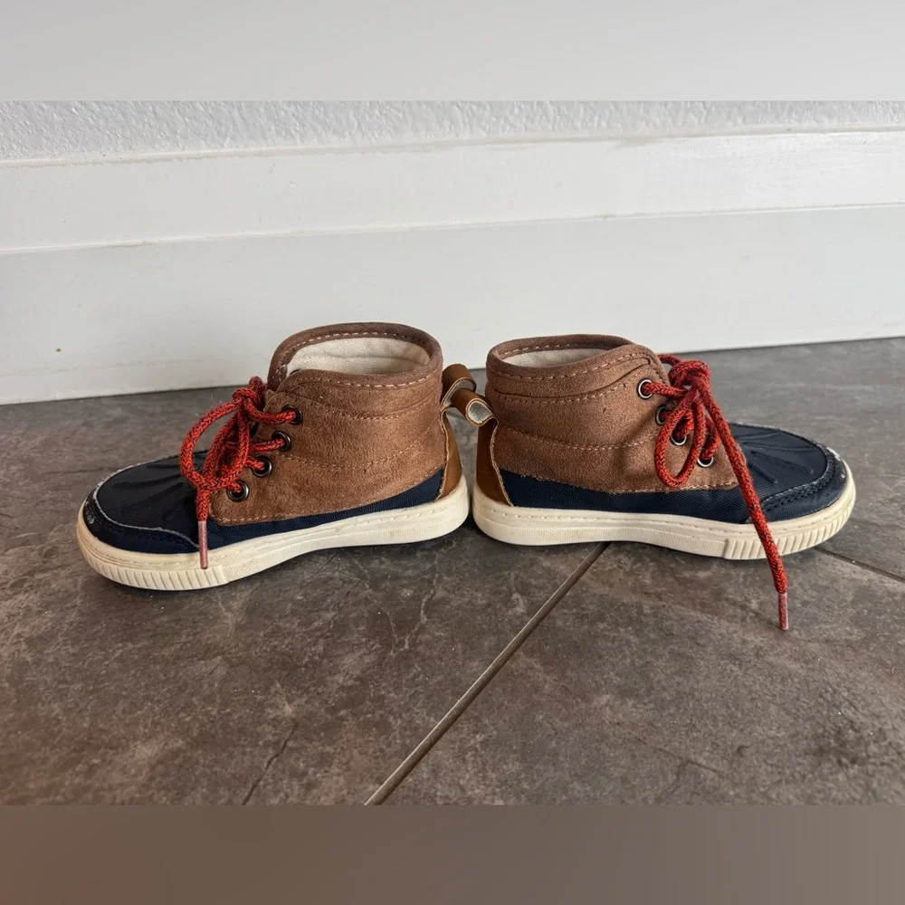 OshKosh B'gosh Size 8 Toddler Brown and Navy Kids Shoes Lace Up Boots